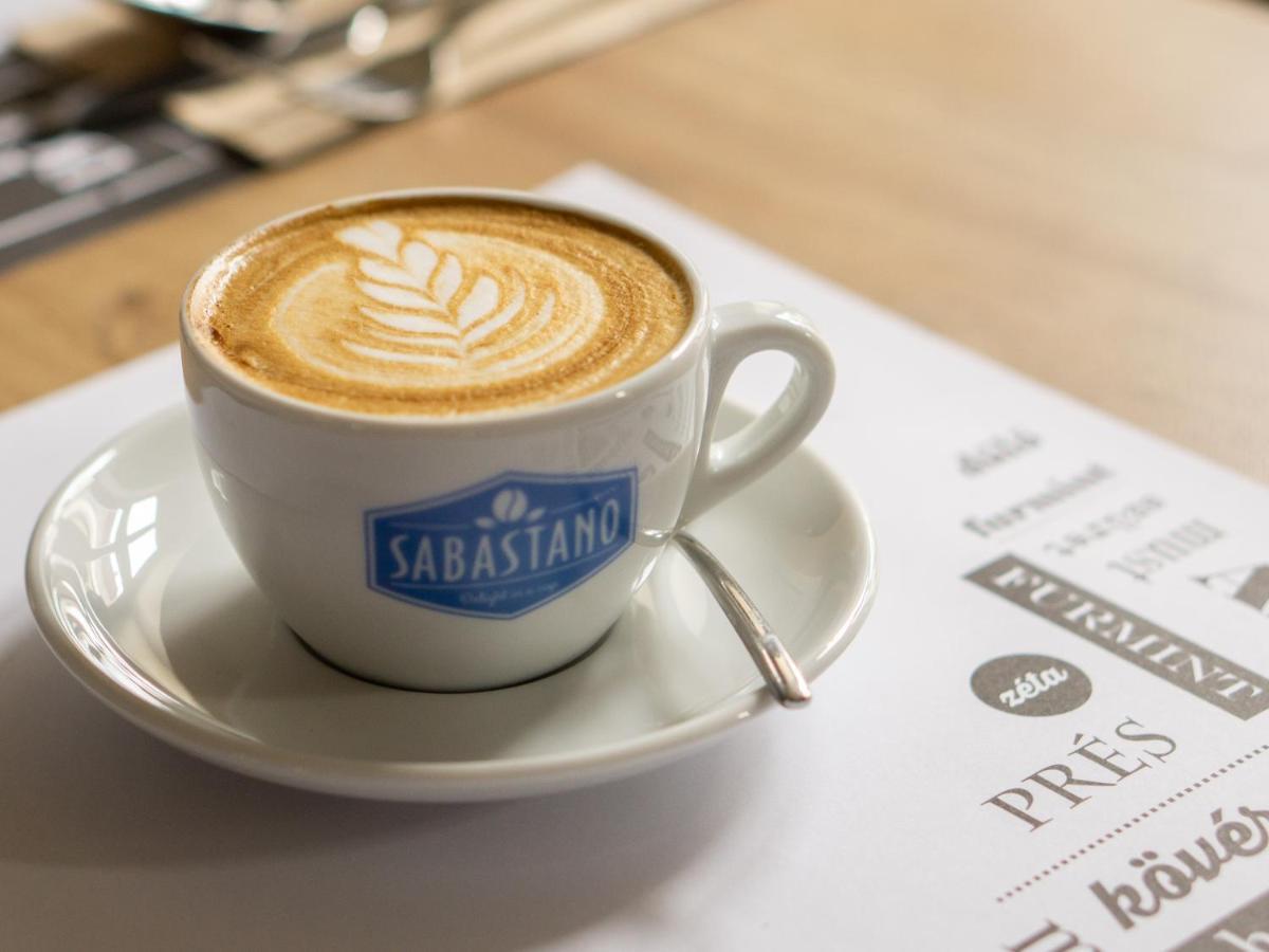 Labor Kvartely Hotel Токай Екстериор снимка